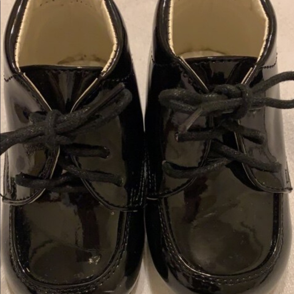 Black dress shoes little boy size 2